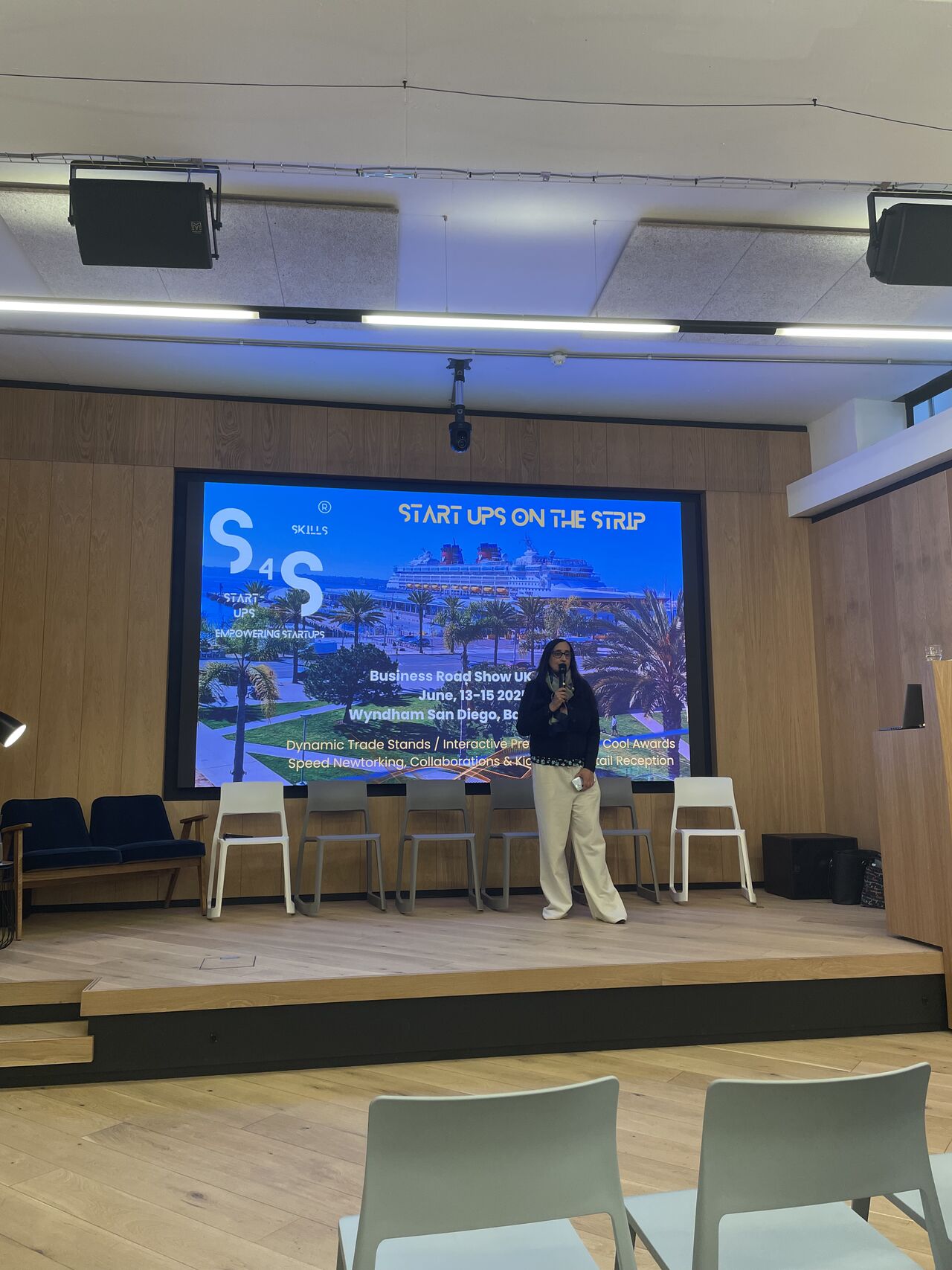 Start-ups on the Strip - Datapin business road show and networking